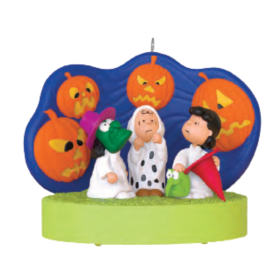 Spooked Trick-or-Treaters The PEANUTS® Gang